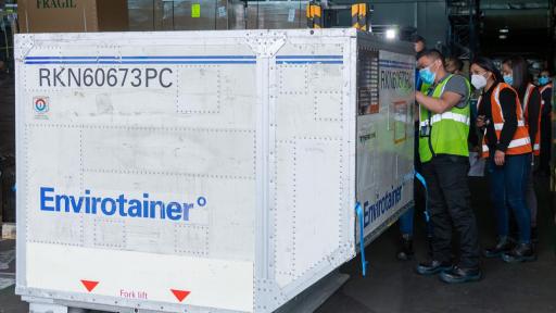 Covid-19: arriba nuevo lote de 139.800 vacunas de Astrazeneca a Colombia