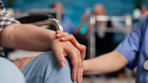 Tres personas diagnosticadas con paraplejia vuelven a caminar gracias a un nuevo tratamiento