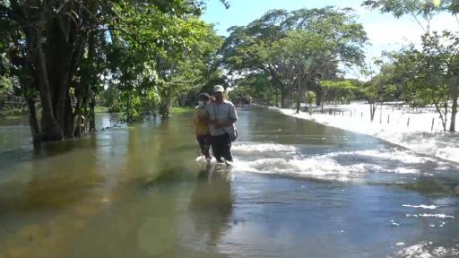 Damnificados por inundaciones en San Benito, Sucre