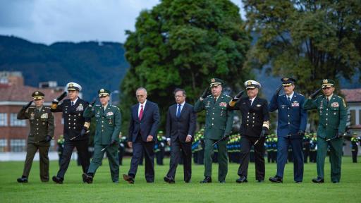 Soldados y campesinos deben aliarse para construir la paz: presidente Petro