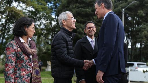Presidente de España recibió informe de la Comisión de la Verdad