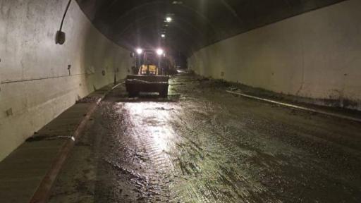 Vía Alto de la Línea continúa cerrada 