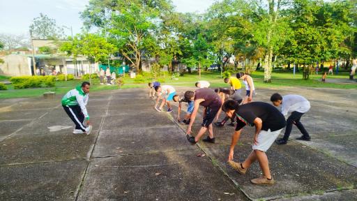 Meta: jóvenes practican boxeo para alejarse del conflicto armado