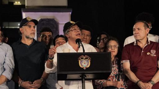 Petro en Barranquilla: advierte revolución social si lo sacan por apoyar huelga indefinida