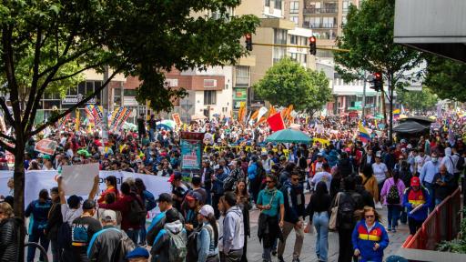 Consulta popular vía decreto: reacciones de políticos y gremios  