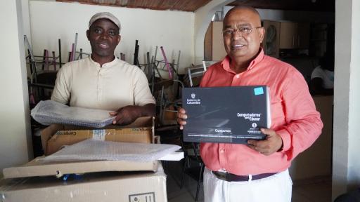 Gobierno Entrega 140 Computadores a Escuela Rural Buenaventura