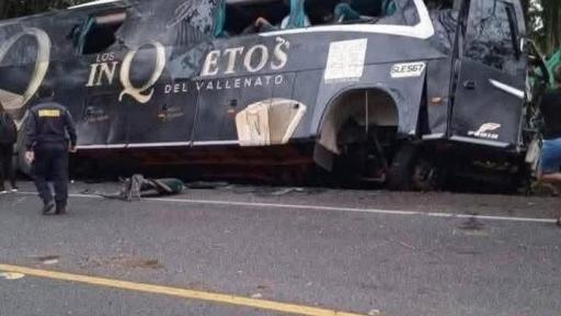 Bus de Los Inquietos del Vallenato se accidentó en Antioquia