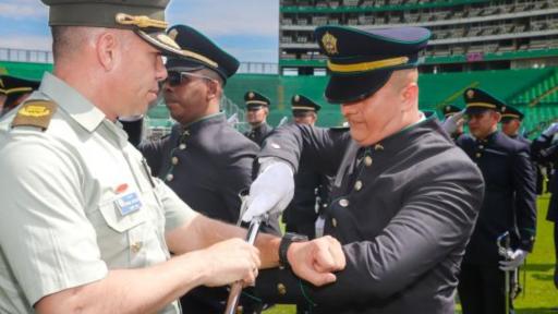 Presidente Petro anuncia salario mínimo para tropa y patrulleros