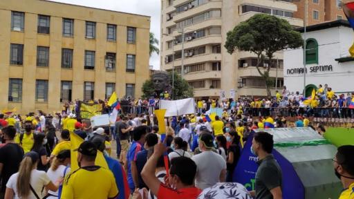 Manifestantes en Bucaramanga marcharon pacíficamente 