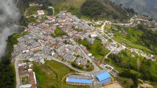 Familias afectadas por avalancha en Montebello