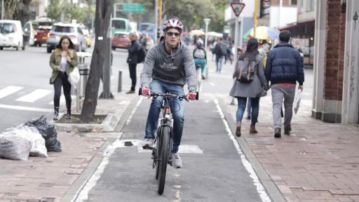Qué vehículos pueden transitar por las ciclorrutas en Colombia y cuáles están prohibidos