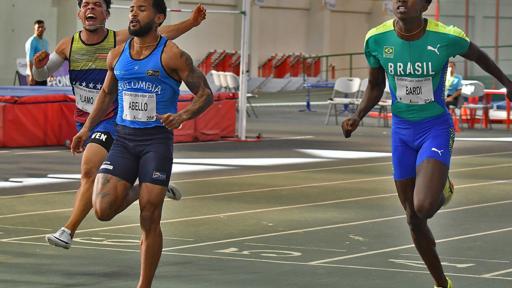 Cuatro medallas para Colombia en el Suramericano de atletismo bajo techo