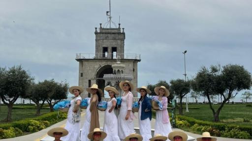 Niños de Colombia, mostraron las danzas del país en Turquía