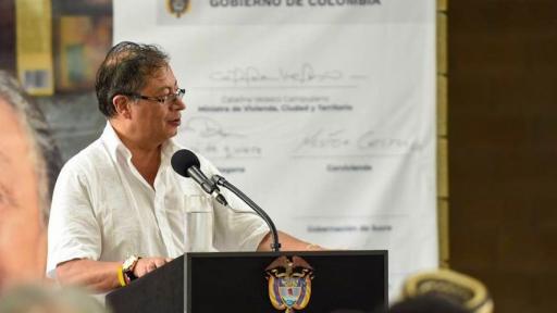 Petro pidió capturar a responsable de abusar a una menor en Transmilenio