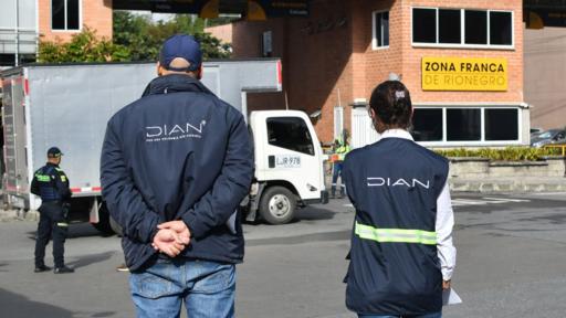 Dian incauta 40 mil repuestos de contrabando en Medellín
