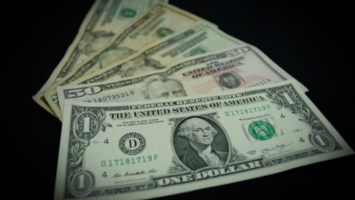 El dólar volvió a subir y se acerca a los 4.500 pesos