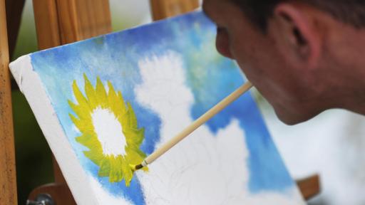 Artistas con discapacidad en Colombia pintan con boca y pies 