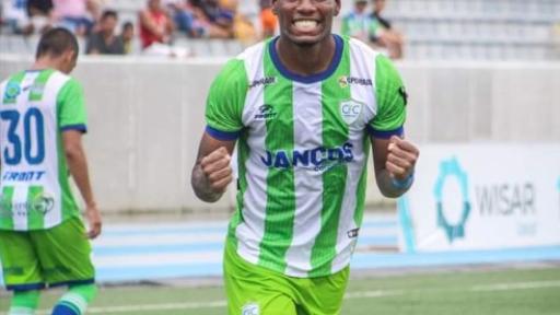 ¡Un futbolista tumaqueño brilla en las canchas de China!
