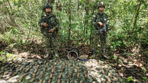 Ejército desmantela dos depósitos con minas antipersona 