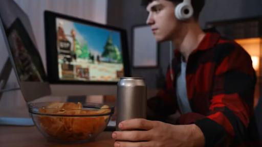 El poder del ‘marketing’: la mayoría de los jóvenes ignora los riesgos de las bebidas energéticas