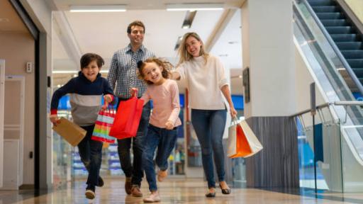 Consumo de los hogares impulsa la economía colombiana, según el Banco de la República