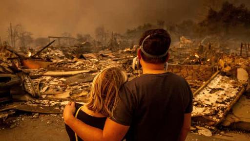 Cómo los vientos de Santa Ana han provocado incendios mortales en el sur de California