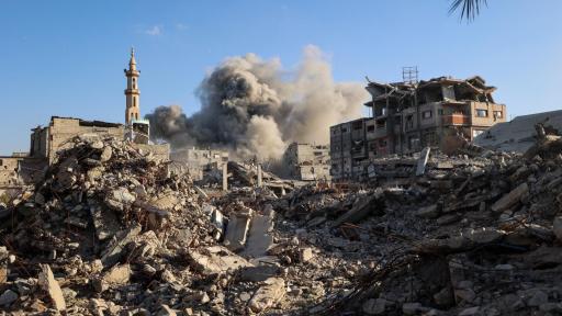 Israel suspende ayuda humanitaria a Gaza y reanuda ataques en el sur del enclave