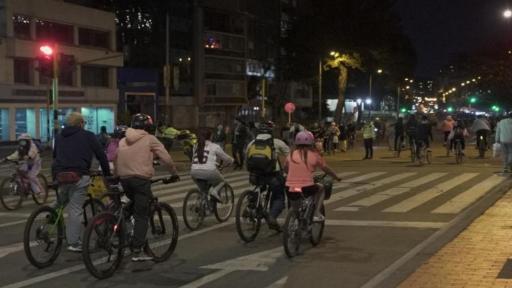 Ciclovía nocturna Bogotá HOY 8 agosto: cierres viales y desvíos 