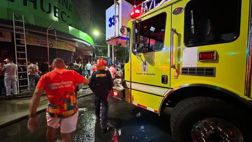 Incendio en el centro de Medellín: 20 locales comerciales afectados y millonarias pérdidas