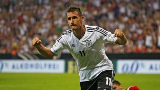 Miroslav Klose lidera goleadores históricos de los mundiales