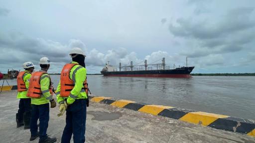 Colombia recibe cargamento de fertilizantes proveniente de Venezuela