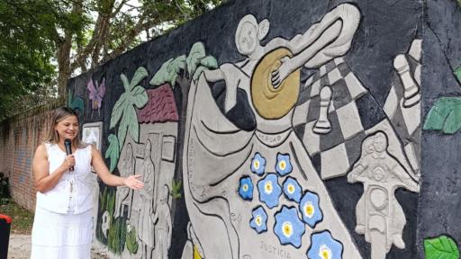 Mural en homenaje a las víctimas de ejecuciones extrajudiciales en Garzón Huila