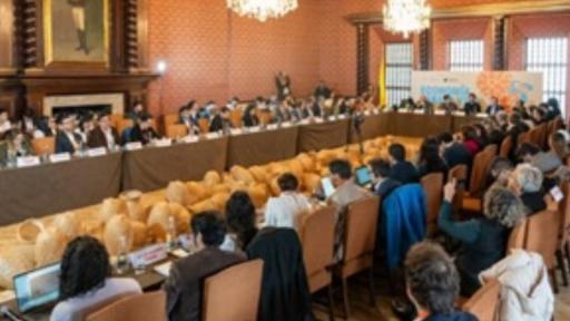 Bogotá lidera debate global sobre crisis del neoliberalismo