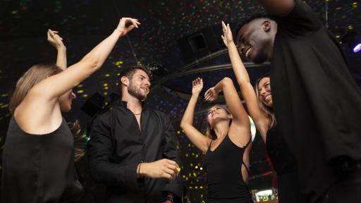 Concejales de Bogotá cuestionan decreto que limita horarios de rumba