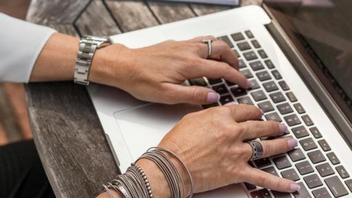 Digital.IA: la nueva apuesta de Colombia contra noticias falsas