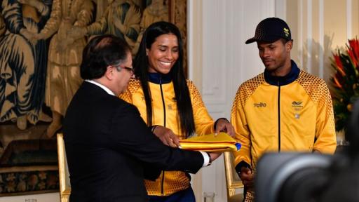 Presidente Petro entrega el Pabellón Nacional a atletas colombianos en los Juegos Centroamericanos y del Caribe 2023