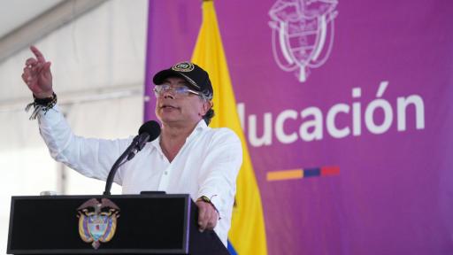 Gustavo Petro: "La paz y las armas no van más en Colombia"