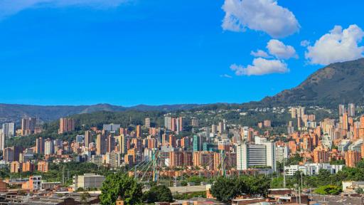 Movilidad Medellín HOY: pico y placa viernes 15 agosto 2025 