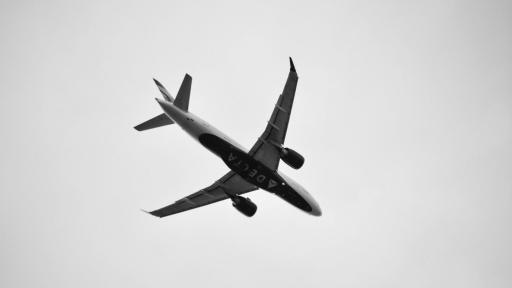 Venezuela revoca concesiones a seis aerolíneas