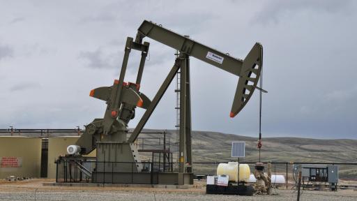 Gobierno refuerza control a distribución de combustibles en 10 departamentos con circular sobre hidrocarburos