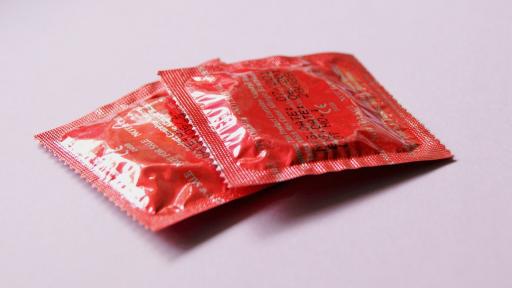 Distrito instaló dispensadores de preservativos en colegios