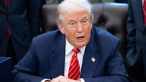 Trump amenaza a Cuba con nueva advertencia militar