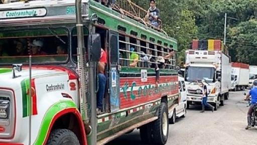 Abren bloqueos en vía Neiva-Garzón, en el Huila