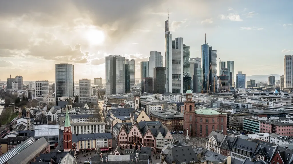 ¿Cómo postularte a las vacantes del SENA en Alemania y Canadá?