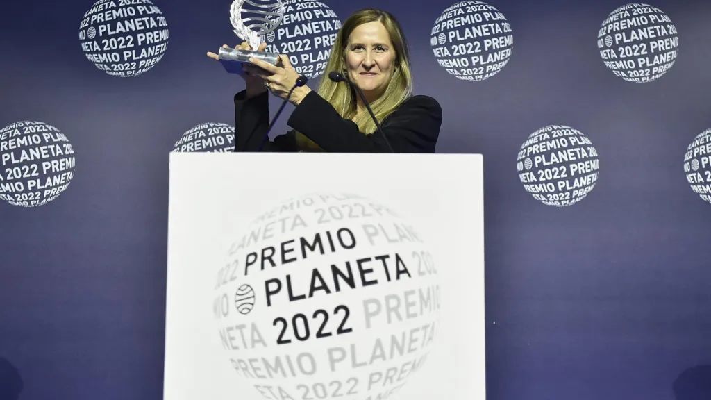 Escritora española Luz Gabás: Premio Planeta de novela 2022
