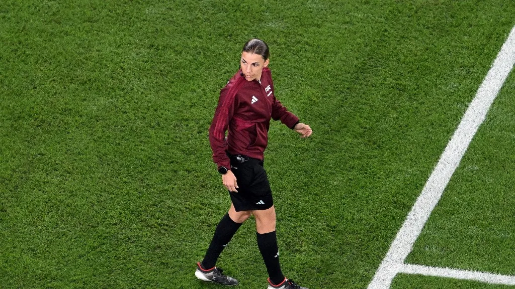 Stéphanie Frappart: primera mujer en arbitrar un partido del Mundial