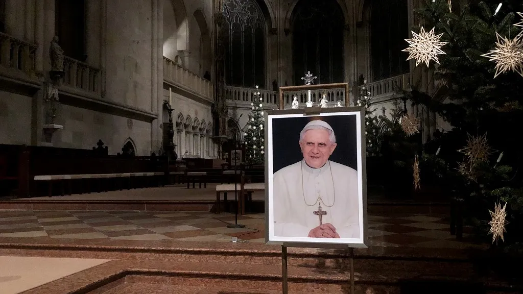 Benedicto XVI: así serían los funerales de un papa emérito