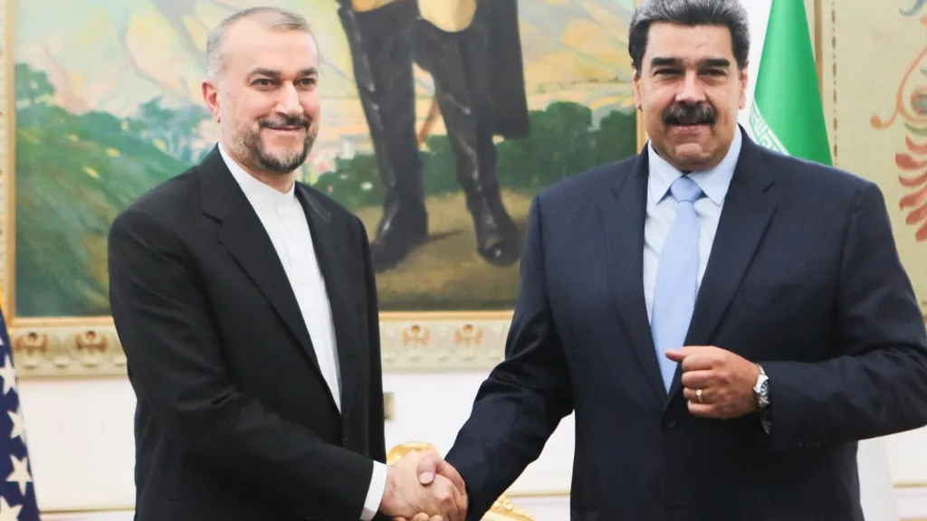 Maduro y canciller iraní discuten sobre "defensa" ante "presiones externas"
