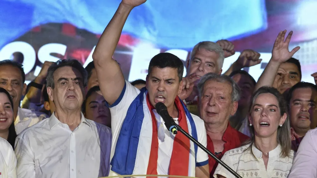 ¿Quién es el nuevo presidente de Paraguay, Santiago Peña?