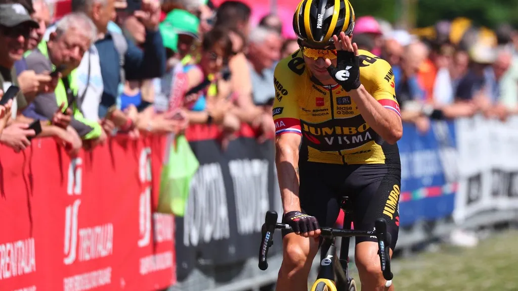 Roglic gana la 'crono' decisiva y es campeón virtual del Giro de Italia